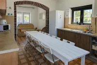 Freedom Surf House Hotels in Reguengo Grande