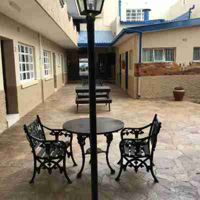 Zaks Place Hotel Exterior