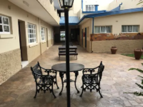 แซคส์ เพลส โรงแรม โรงแรมใน