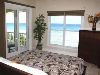 OCEANFRONT LUXURY VILLA, 4900sf, 4br, 4bth, billiards and Gym Hotels in Northcentral
