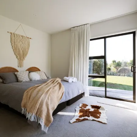 Modern Raglan Hideaway