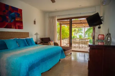 4 Brm Condo, Beach front