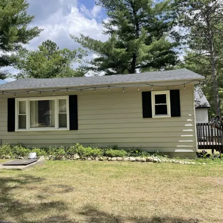 Cozy modern 4 bedroom, 10 min walk to beach & sunset