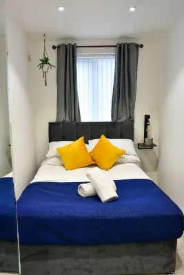 Lovely one bedroom flat with free parking town center