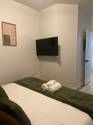 Spacious 3BR King Bed, 10mins to Train and 20mins to EWR Hotel in zona Howe Center
