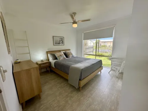 Betty on Bayview - Surf Beach Hotels in Surf Beach