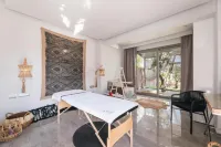Cocooning Suites by Blue Carpet - 3-Star