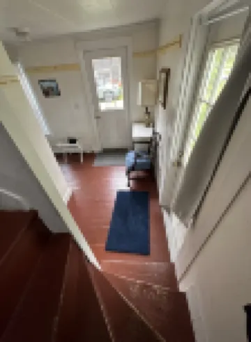 Captain's Guest Room w/Private Bath. Walk to Everything.