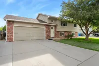 Rmnp Retreat - Group-friendly Home Near Estes Park Hotel di Berthoud