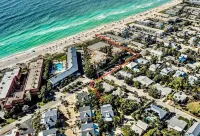 Beach House Anna Maria Island, FL - 1 block to beach!