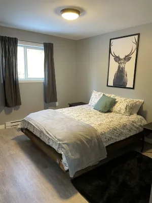 Sunrise Mountain view Skidegate full house, sleeps 8 Haida Gwaii central private Hotels in North Coast