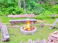 Beautiful Home in the Woods Hotels in Lenroot