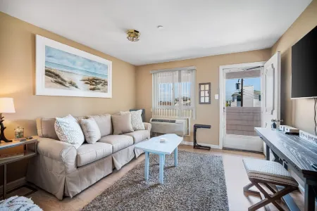 LOCATION! LOCATION! LOCATION! Brigantine Beachfront Getaway!