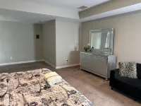 5-bedroom 4-bathroom big spacious residence Hotels in Washington Township