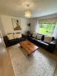 Cumbernauld Apartment With 3 Bedrooms Hotels in Caldercruix