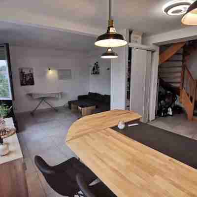 Duplex Lumineux vue sur le Château Others