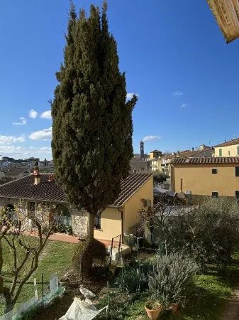 The Tuscan Cypress. Fast Internet and comfort in the heart of Chianti. Отели рядом с достопримечательностью «Villa Di Murlo»