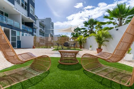 NEW Spacious Garden Haven 3BR Near The Beach - 5 Min Drive