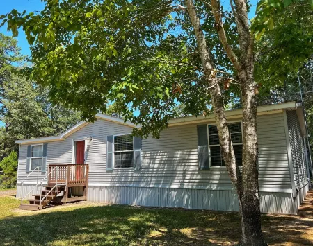 Spacious Higden Retreat <1M from Sugar Loaf Marina