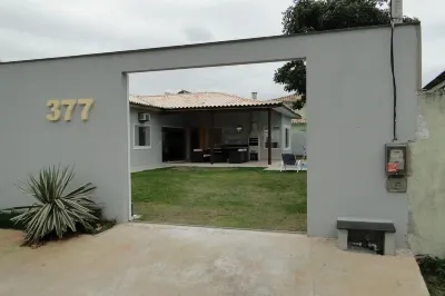 MODERN HOUSE 4 SUITES WITH POOL IN GERIBA Hotell i Campo de Pouso