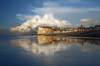 Bright apartment, town centre, facing the sea, touristic site & many activities Hotels in Le Treport