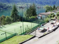 Directly on the lake with panoramic views Hotels in Idro