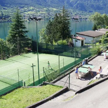 Directly on the lake with panoramic views