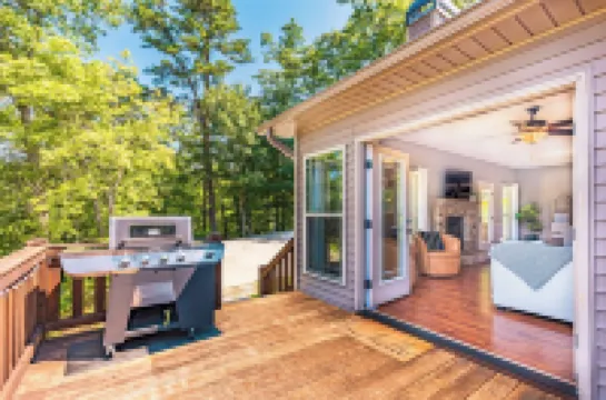 Charming 1-bedroom house w/ mountain view & close to Fontana Lake in Bryson City