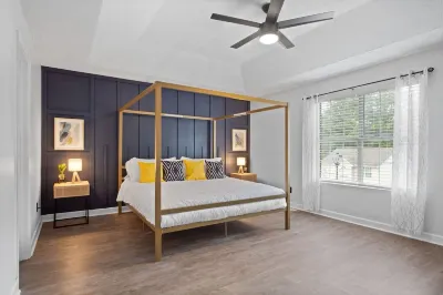 Stylish 4 Bedroom Home | 12 mins from Downtown Atl Hotels near Golden Glide Skating Rink