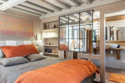 Property 1km from Honfleur with heated swimming pool, tennis court for amateurs, jacuzzi