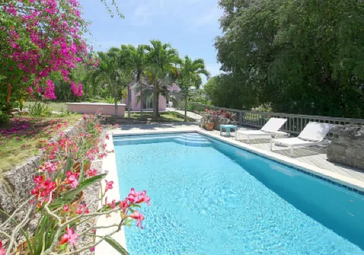 1BR 1BA Garden Cottage on Private Estate w/Pool! Hotels in 