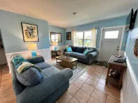 Aly's Hideaway 2-Bdrm with Dock Slip - Green Turtle Cay Black Sound Cay National Reserve附近的飯店