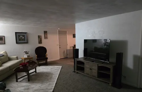 Straka home away from home. Hotels in Defiance