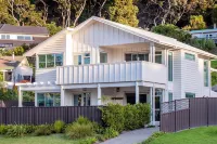 luxury beach flat,  MAXIMUM four people, No cleaning fee Hôtels à : 