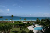 Grandview Penthouse 3 Bedroom plus bonus 4th bedroom Beach Front on Grace Bay - 3-Star