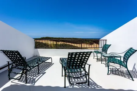 TRES TORTUGAS @ Marbela Ocean front, Ocean view!