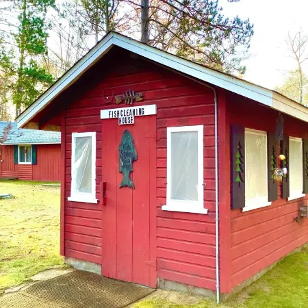 Peaceful Waters Cabin Sleeps 4