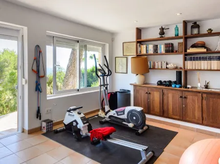 Vista Panorâmica e Única Para Esta Villa com 6 Quartos e 6 Banheiros Отели в г. Сан-Хосе