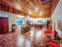 Villa Abejita in Playa Negra: Pool, AC, Walk to Beach, WiFi, Spacious, Private