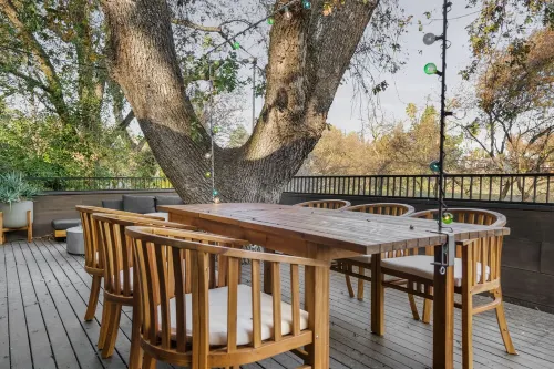 House in the Clouds : As seen on Netflix