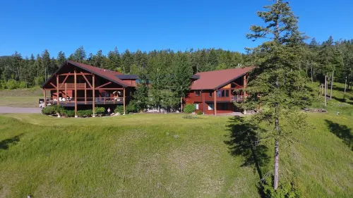 14,229sqft Estate on 8ac w/ 4100sqft Guest home TikiBar HotTub Overlooking GNP!