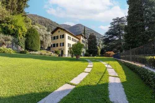Villa Sardagna - Villa with private pool, Lake Como Hotels in Blevio