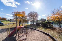 Inviting Home on Beautiful Pond Hotel a Pineville