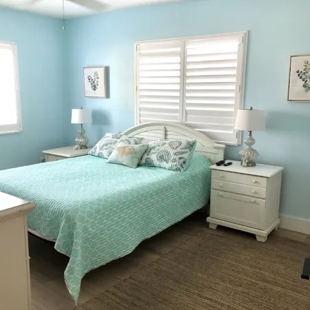 2 bedroom condo across from #1 Rated Siesta Key Beach