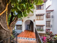 An Oasis with private patio in Zona Romantica Hotels in Emiliano Zapata