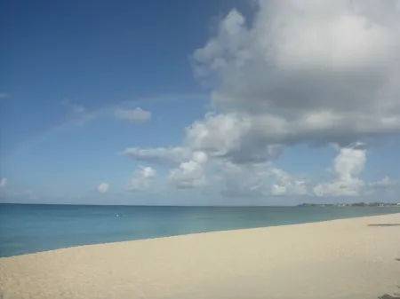 Oceanfront Luxury in small Intimate complex! Отели в г. Запад Бэй