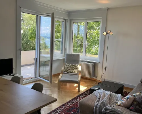 Large apartment. 3 bedrooms, Alpes Rez, Neuchatel Hotels in Neuchatel