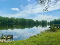 Lakefront on Main Hotels in Salem County