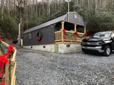 Whistling Holler Cabins -  “Storyteller’s Shack”