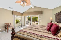 Beautiful Palm Desert Home With Private  Backyard Pool and Jacuzzi